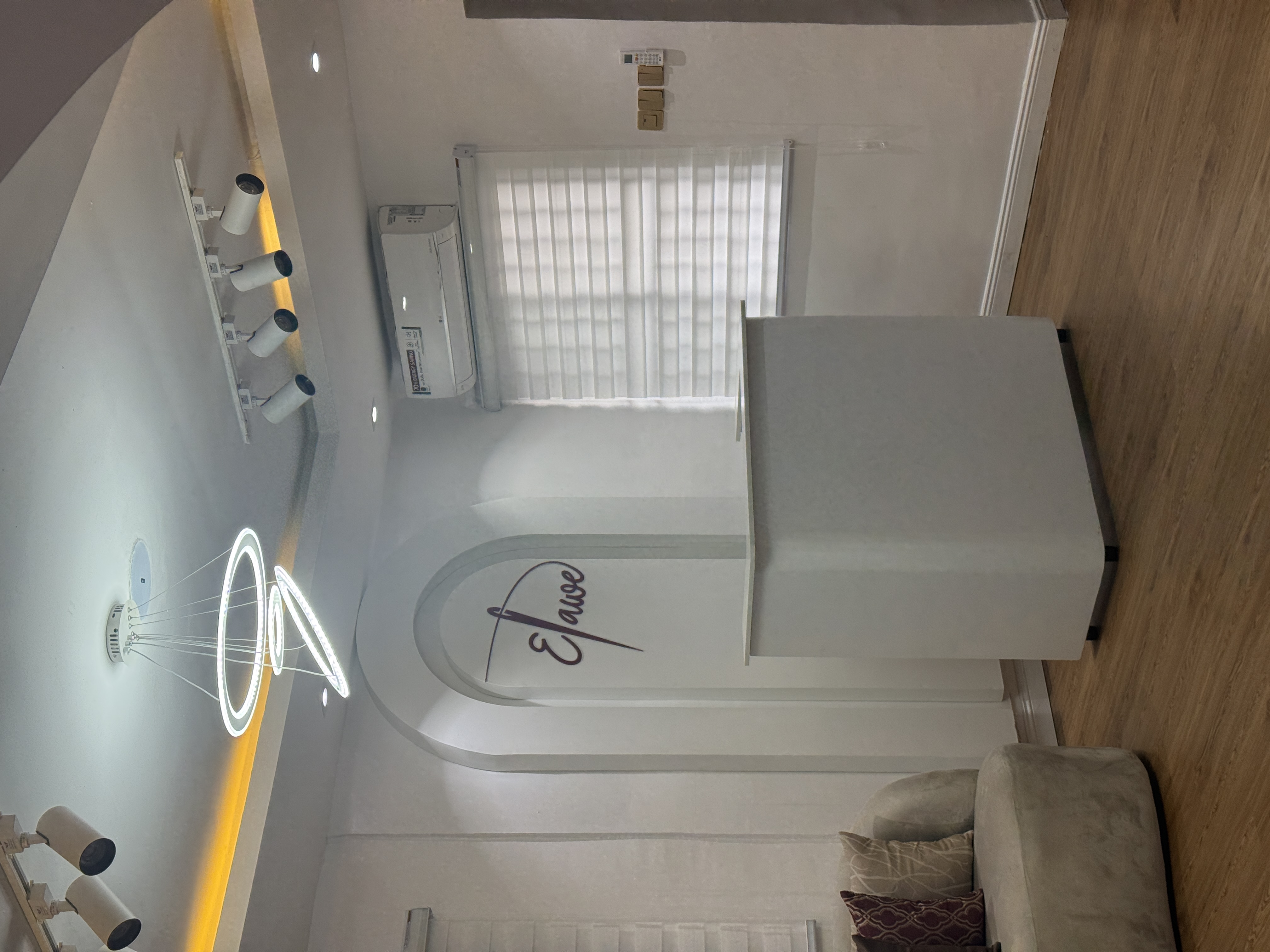 Elawe Fashion House gallery image 1